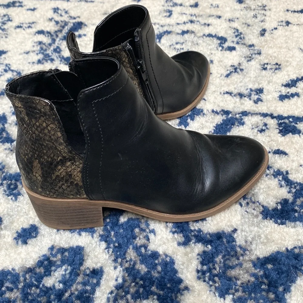 Steve Madden Black Leather Ankle Boots with Brown Snake-Print Heel
